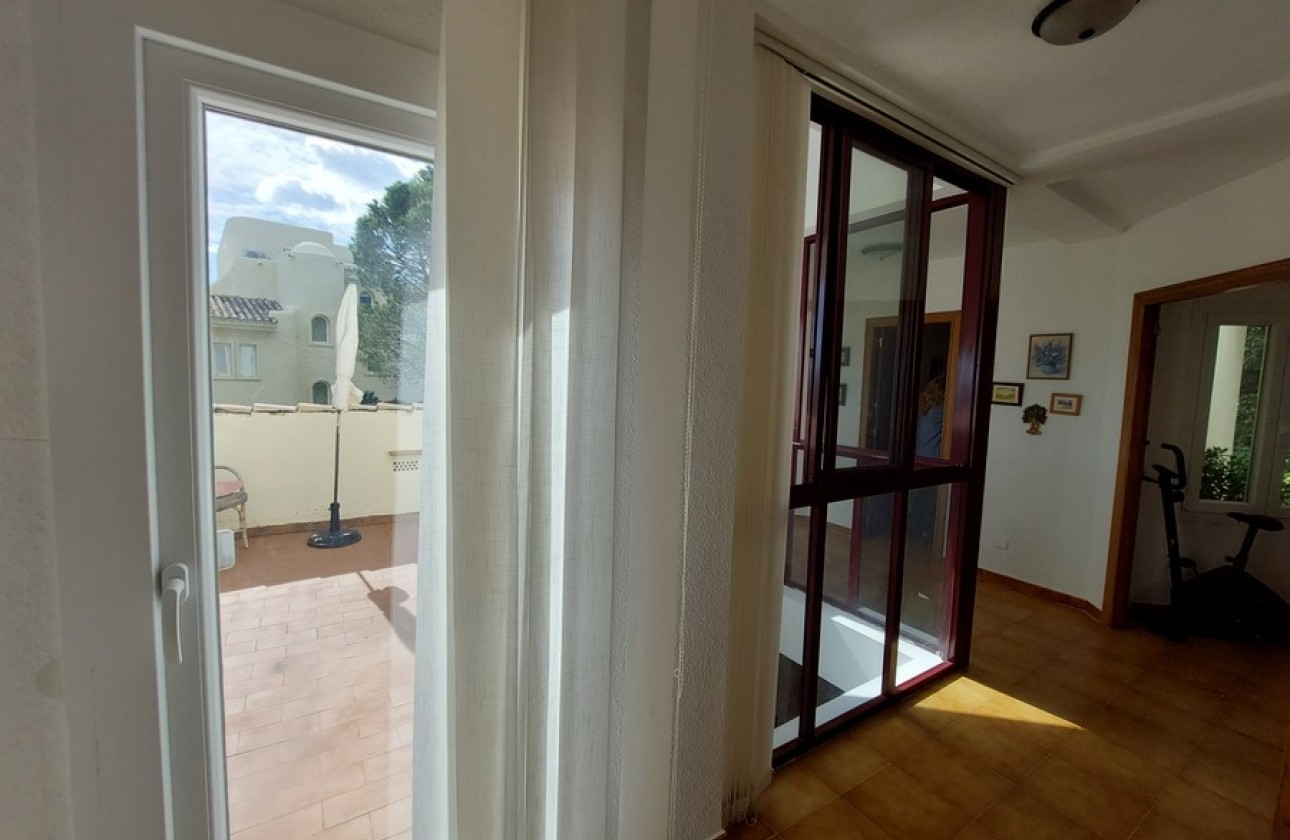 Resale - Villa - Altea