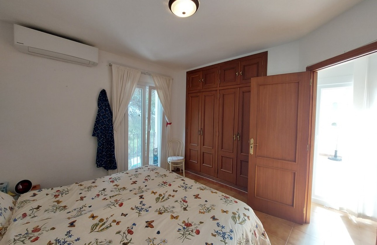 Resale - Villa - Altea