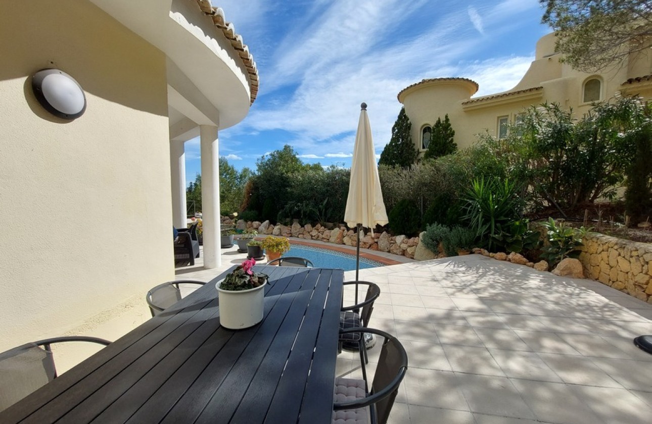 Resale - Villa - Altea