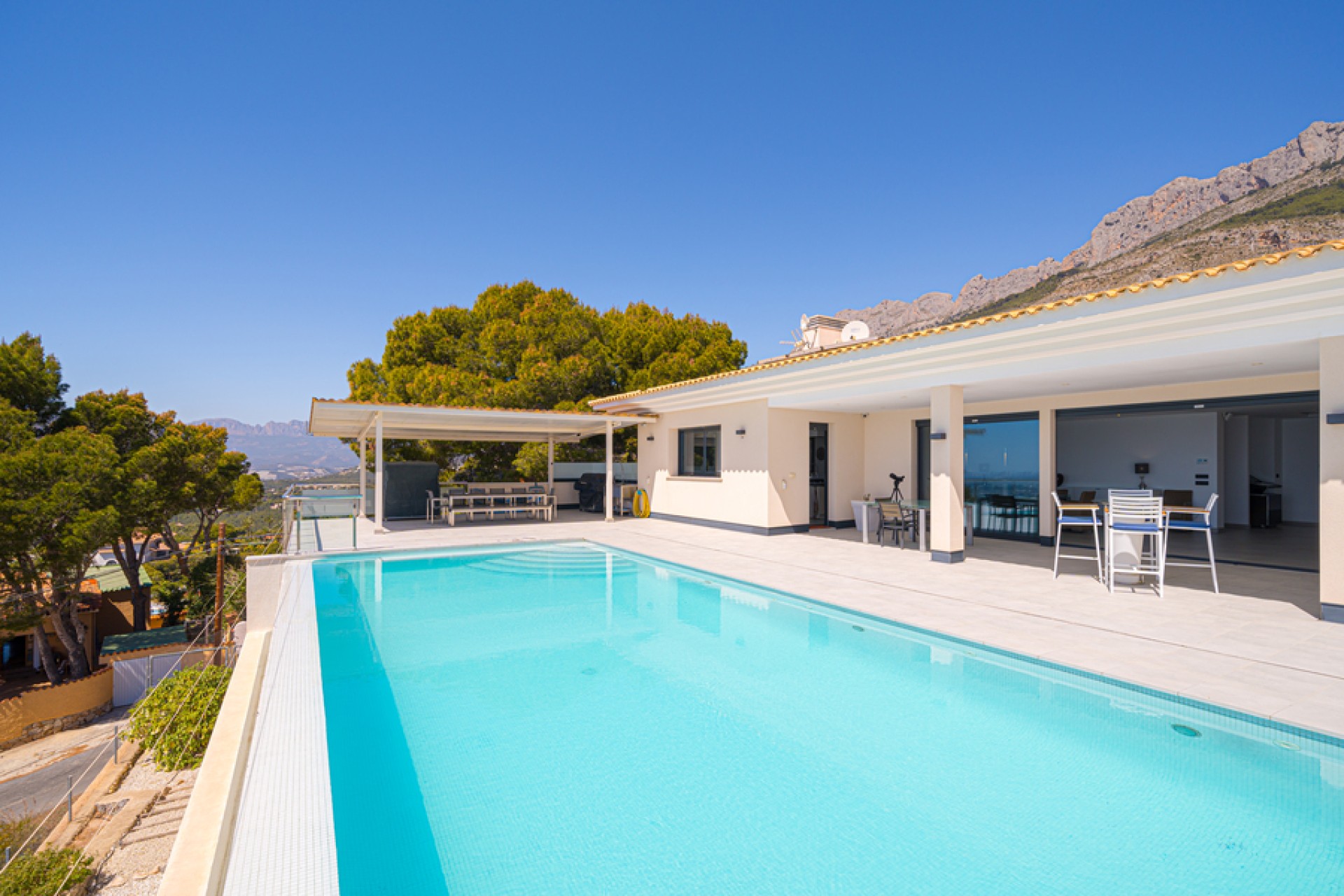 Resale - Villa - Altea