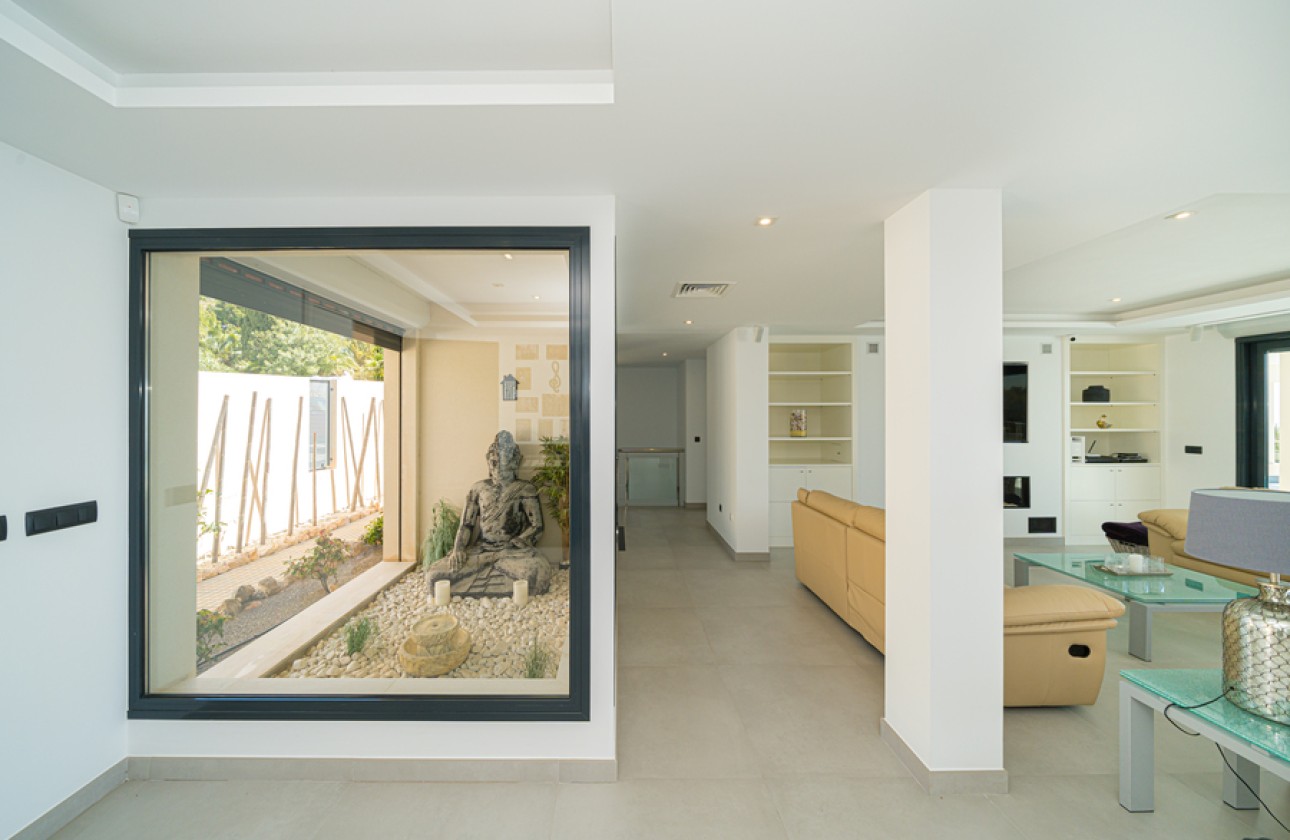 Resale - Villa - Altea