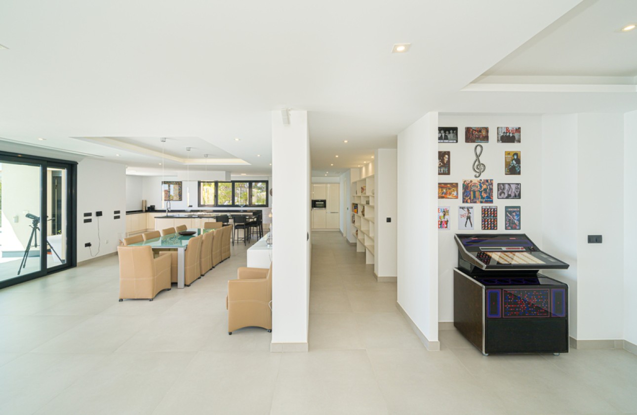 Resale - Villa - Altea