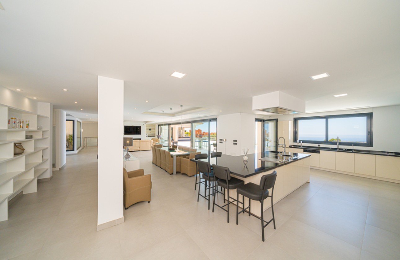Resale - Villa - Altea