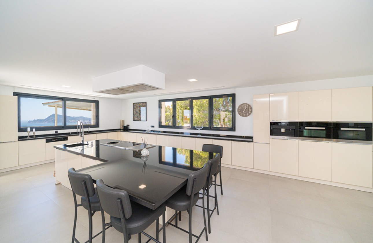 Resale - Villa - Altea