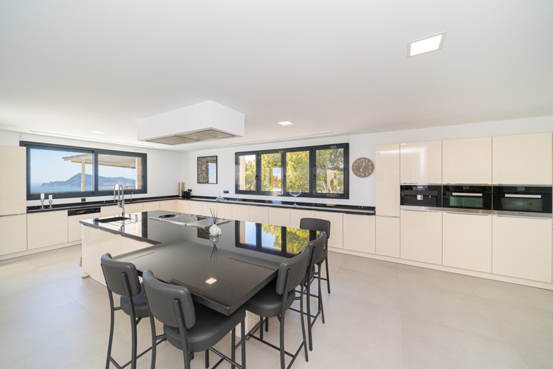 Resale - Villa - Altea