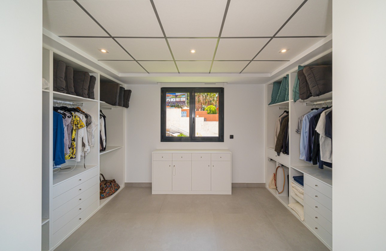 Resale - Villa - Altea