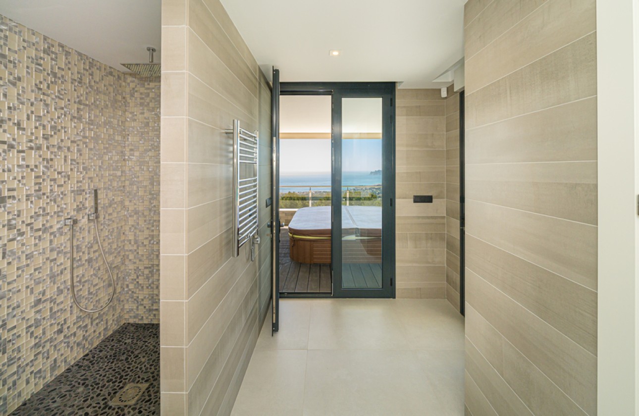 Resale - Villa - Altea