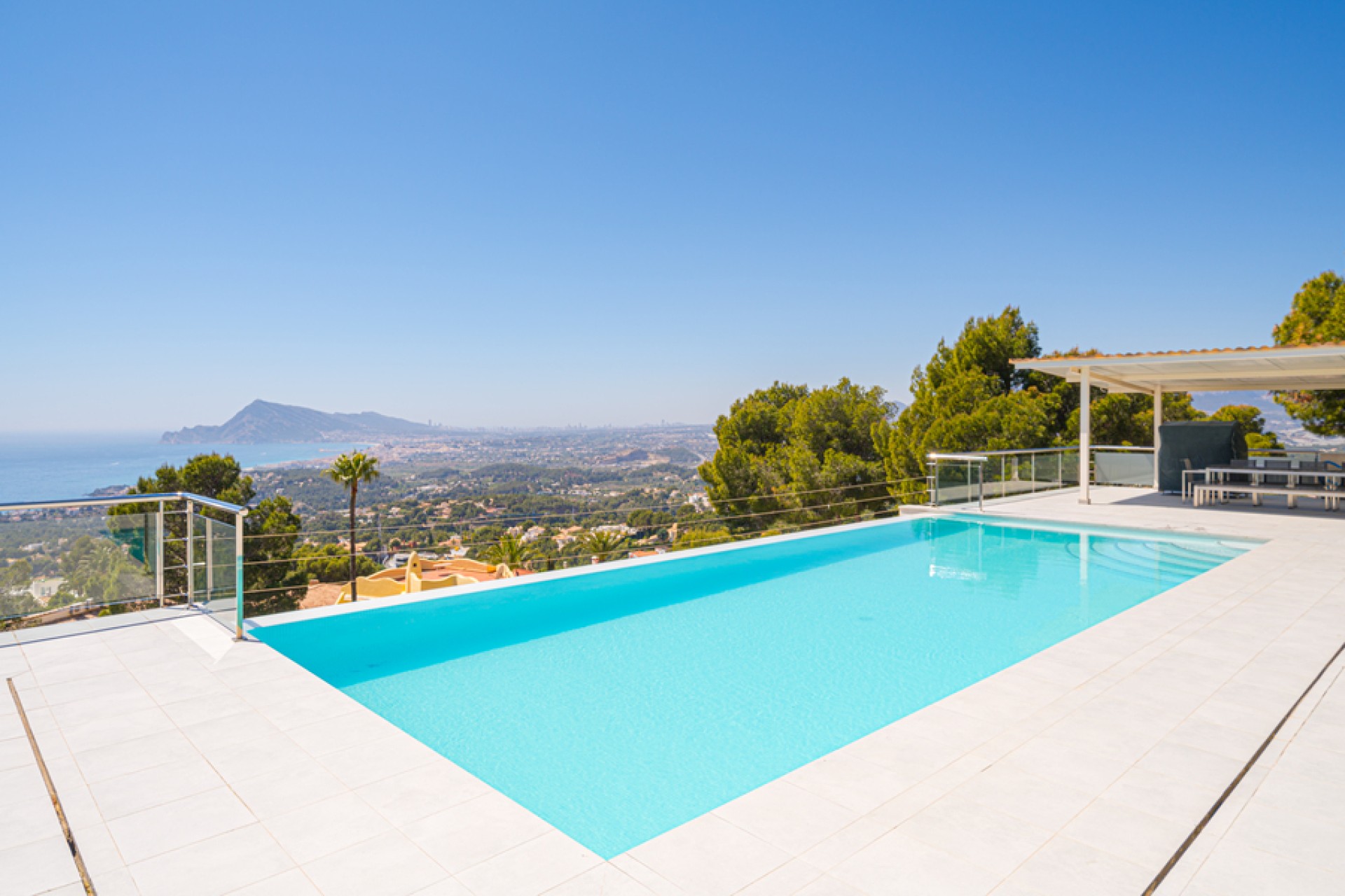 Resale - Villa - Altea