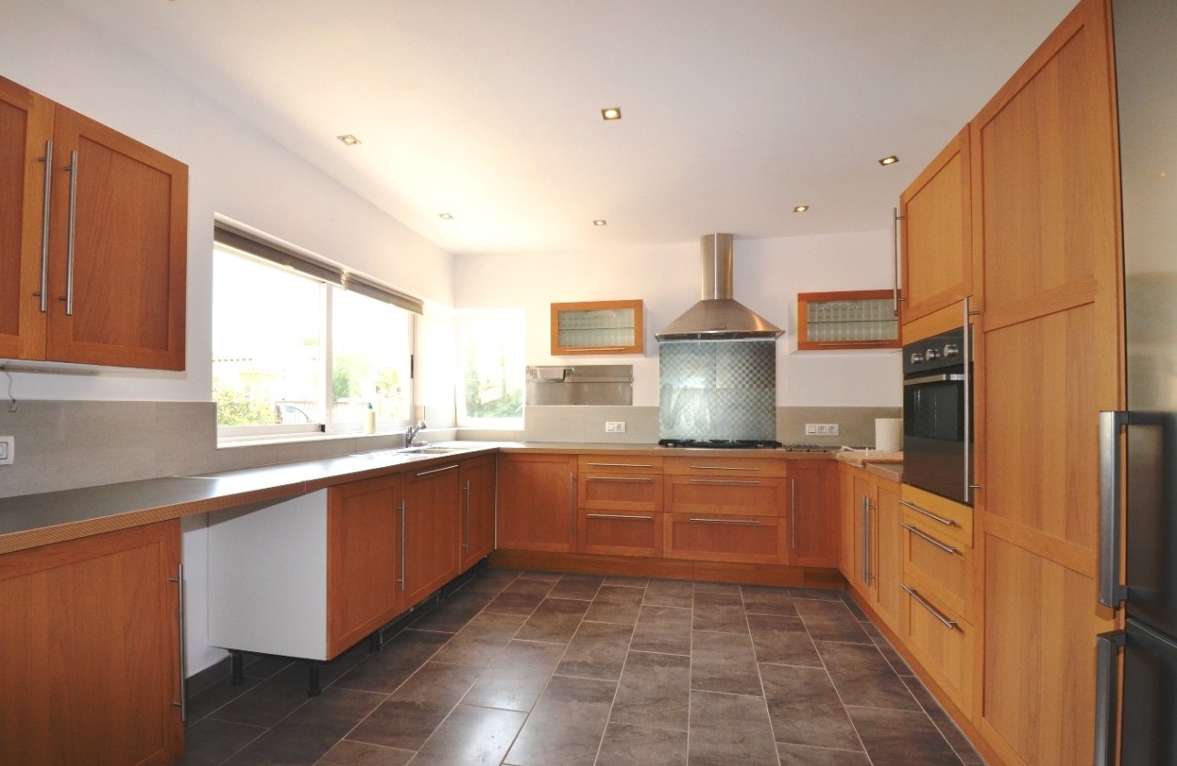 Resale - Villa - Altea