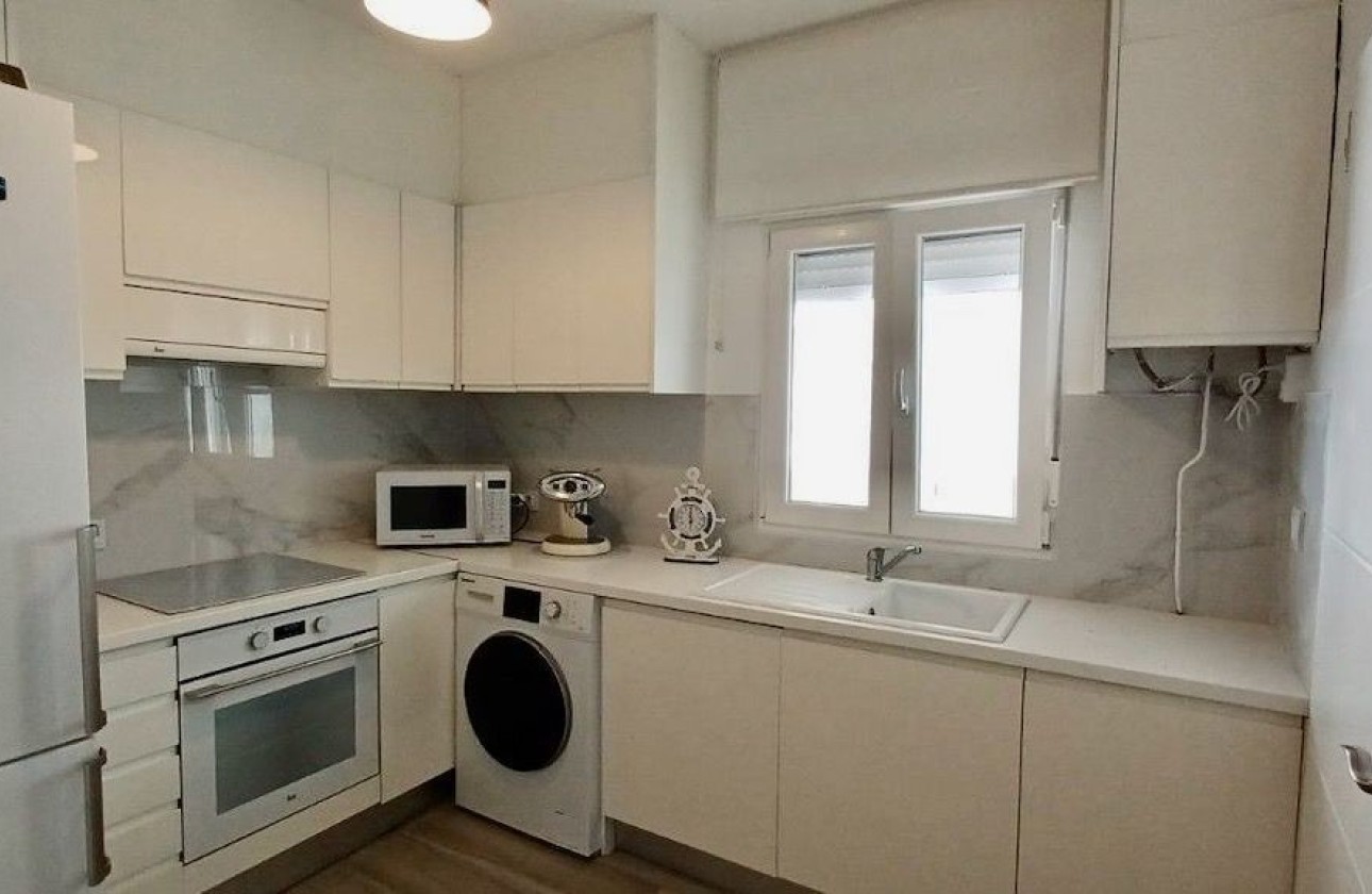 Resale - Villa - Altea