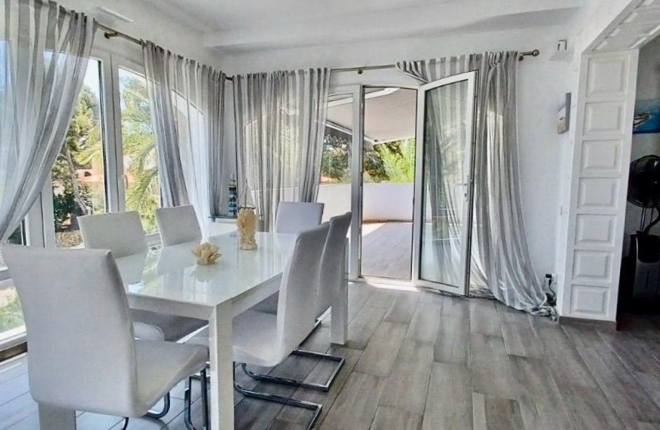 Resale - Villa - Altea