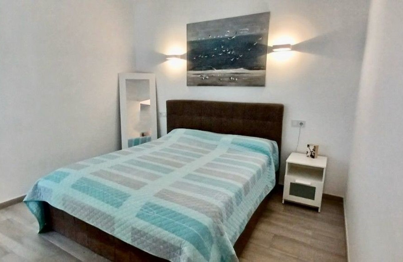 Resale - Villa - Altea