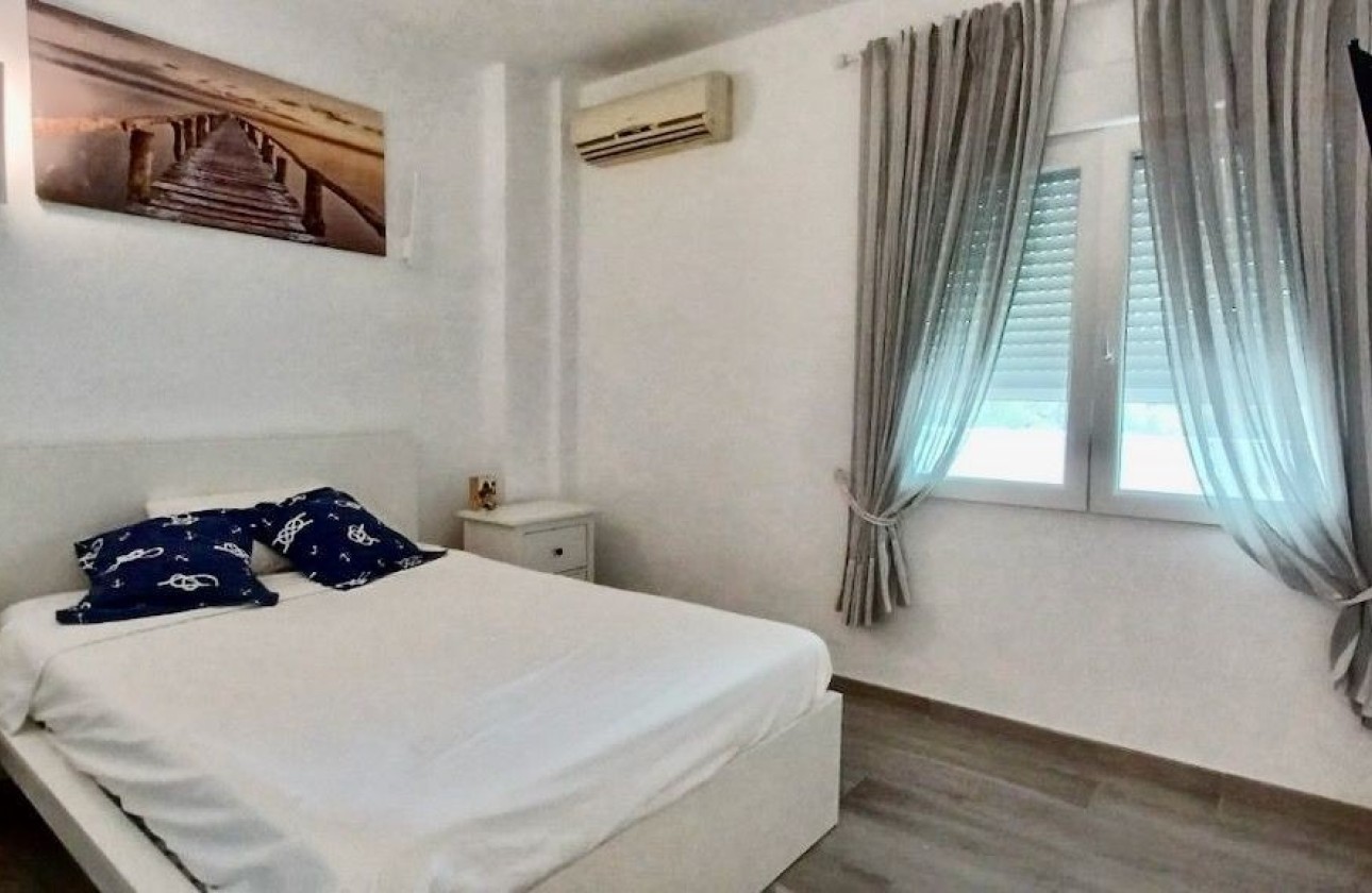 Resale - Villa - Altea