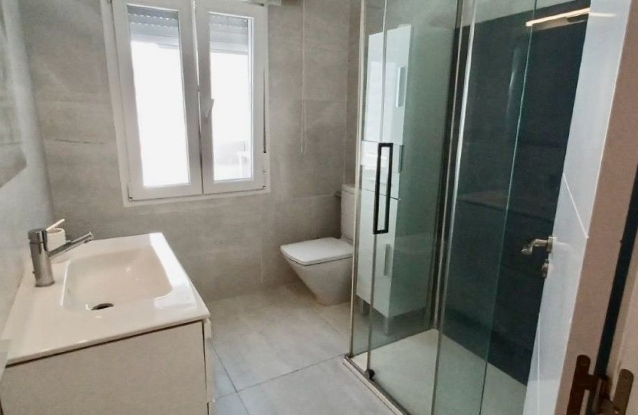 Resale - Villa - Altea