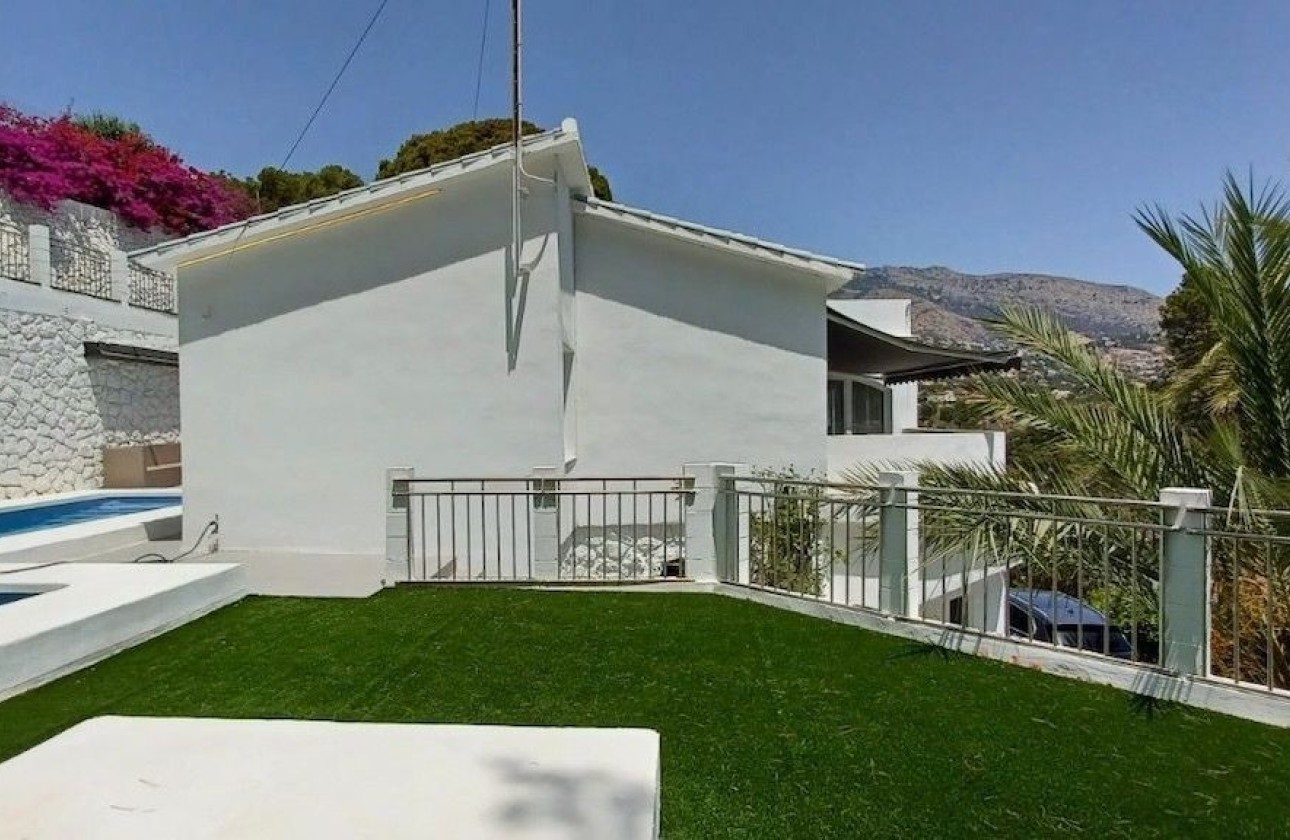 Resale - Villa - Altea