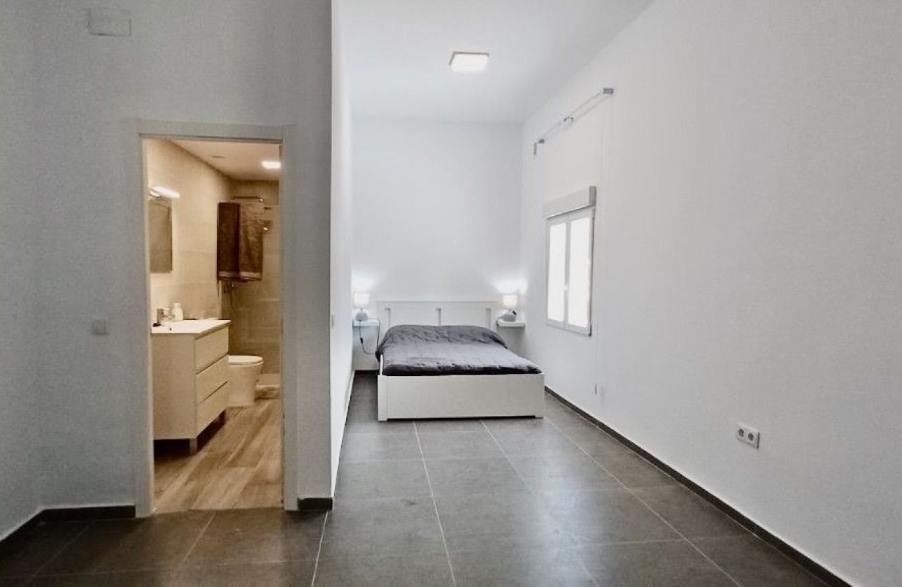 Resale - Villa - Altea