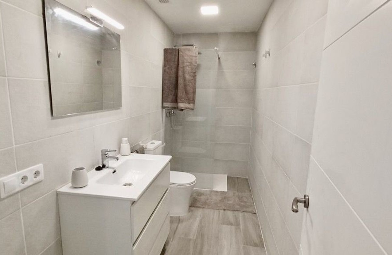 Resale - Villa - Altea