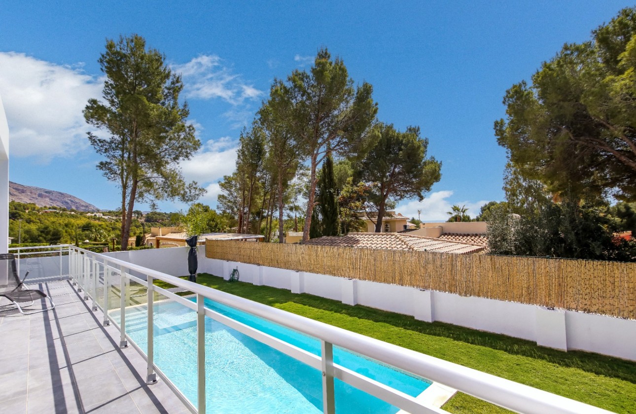 Resale - Villa - Altea