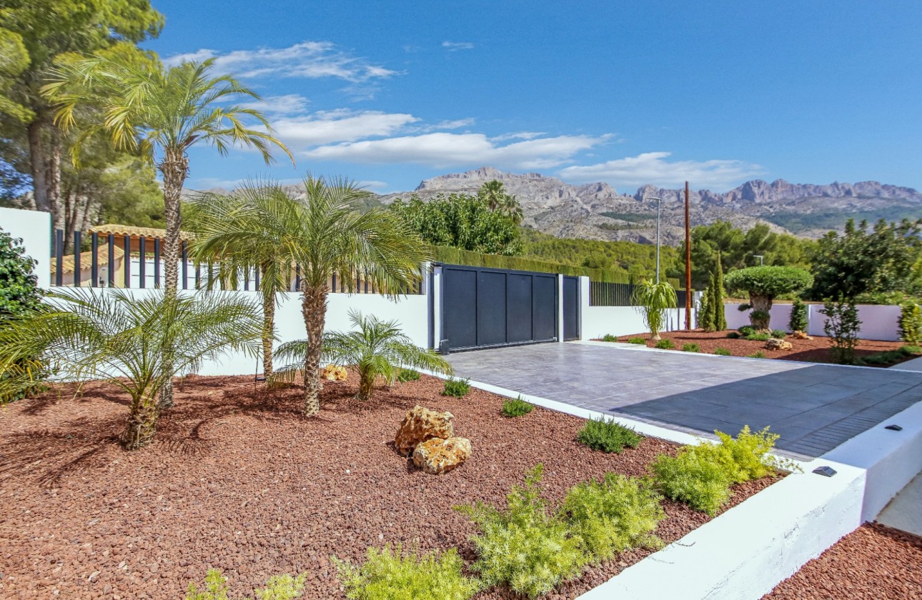 Resale - Villa - Altea