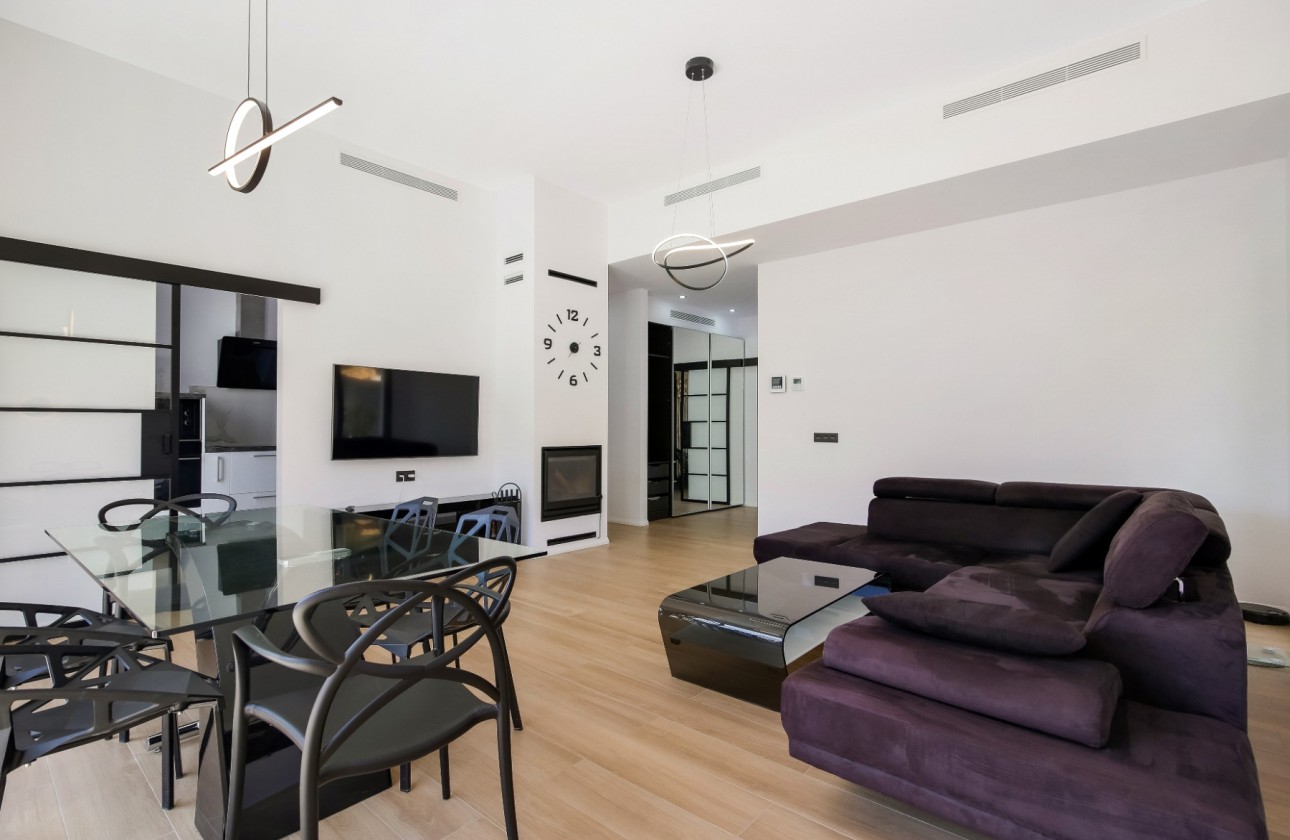 Resale - Villa - Altea