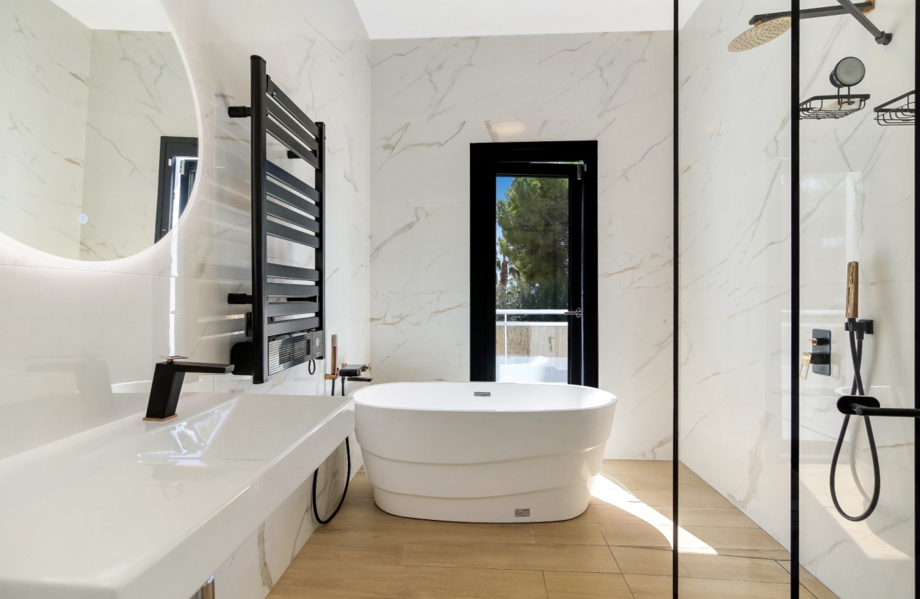 Resale - Villa - Altea