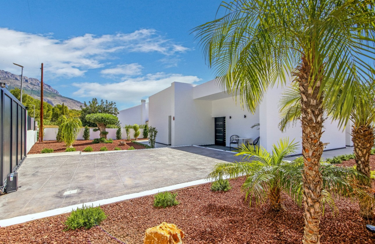 Resale - Villa - Altea
