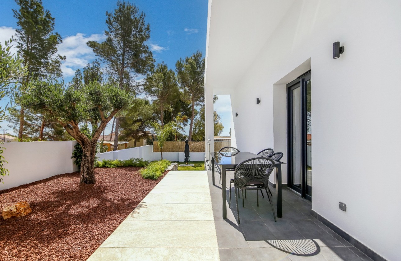 Resale - Villa - Altea