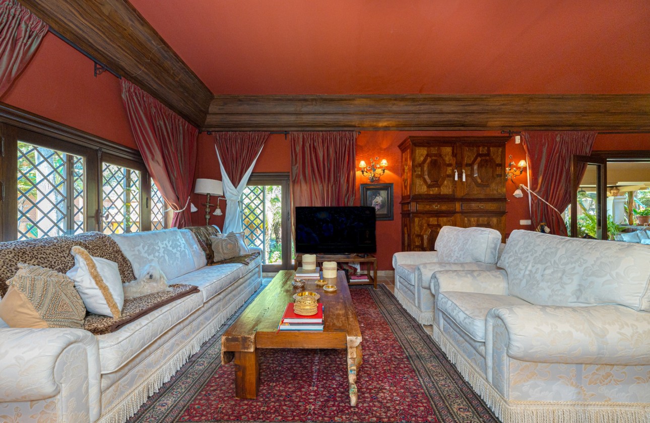 Resale - Villa - Benidorm
