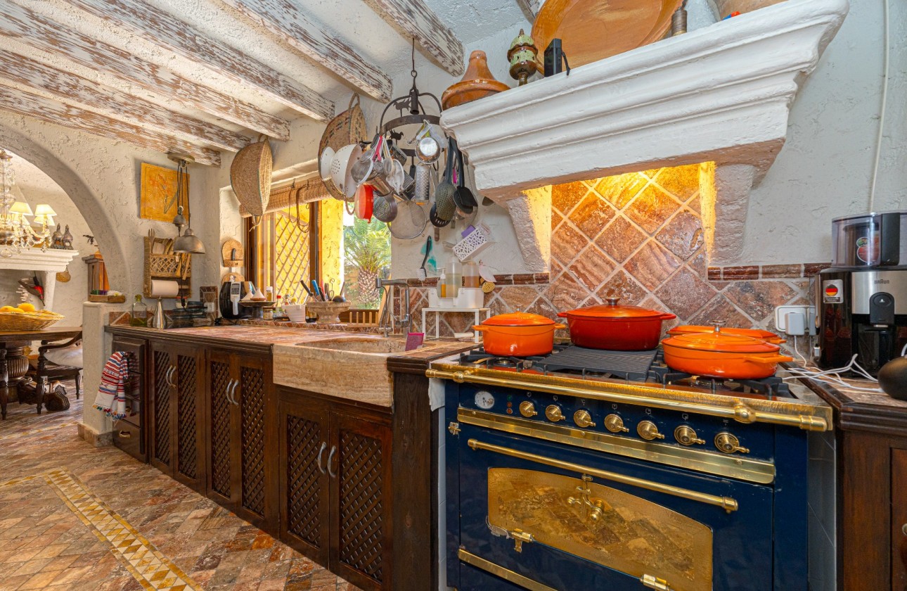 Resale - Villa - Benidorm
