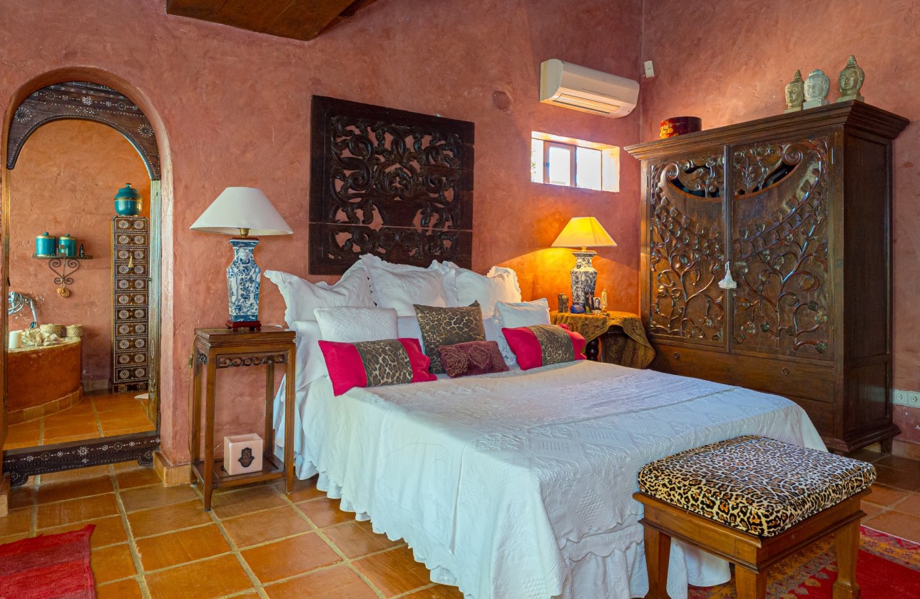 Resale - Villa - Benidorm