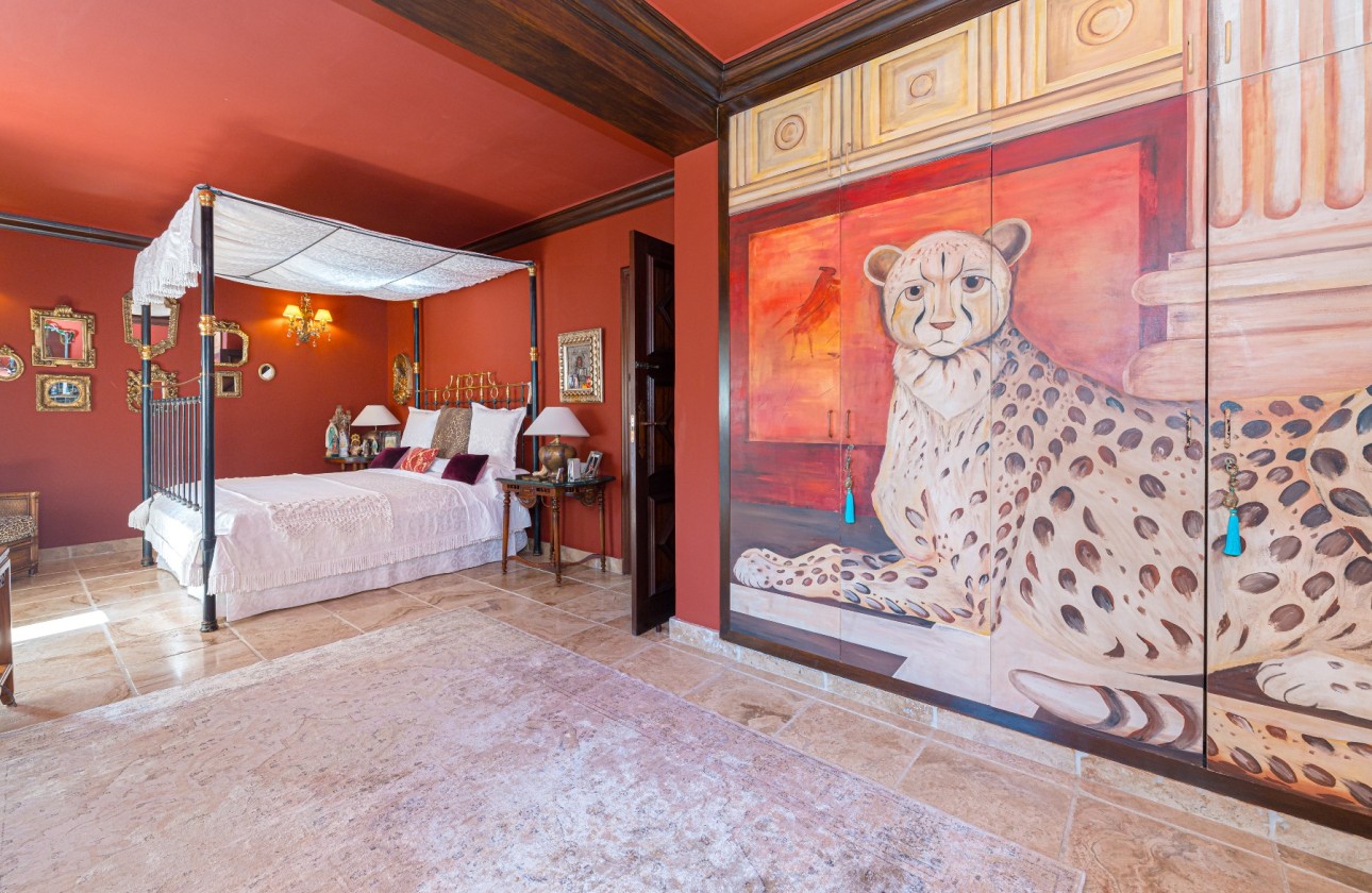 Resale - Villa - Benidorm