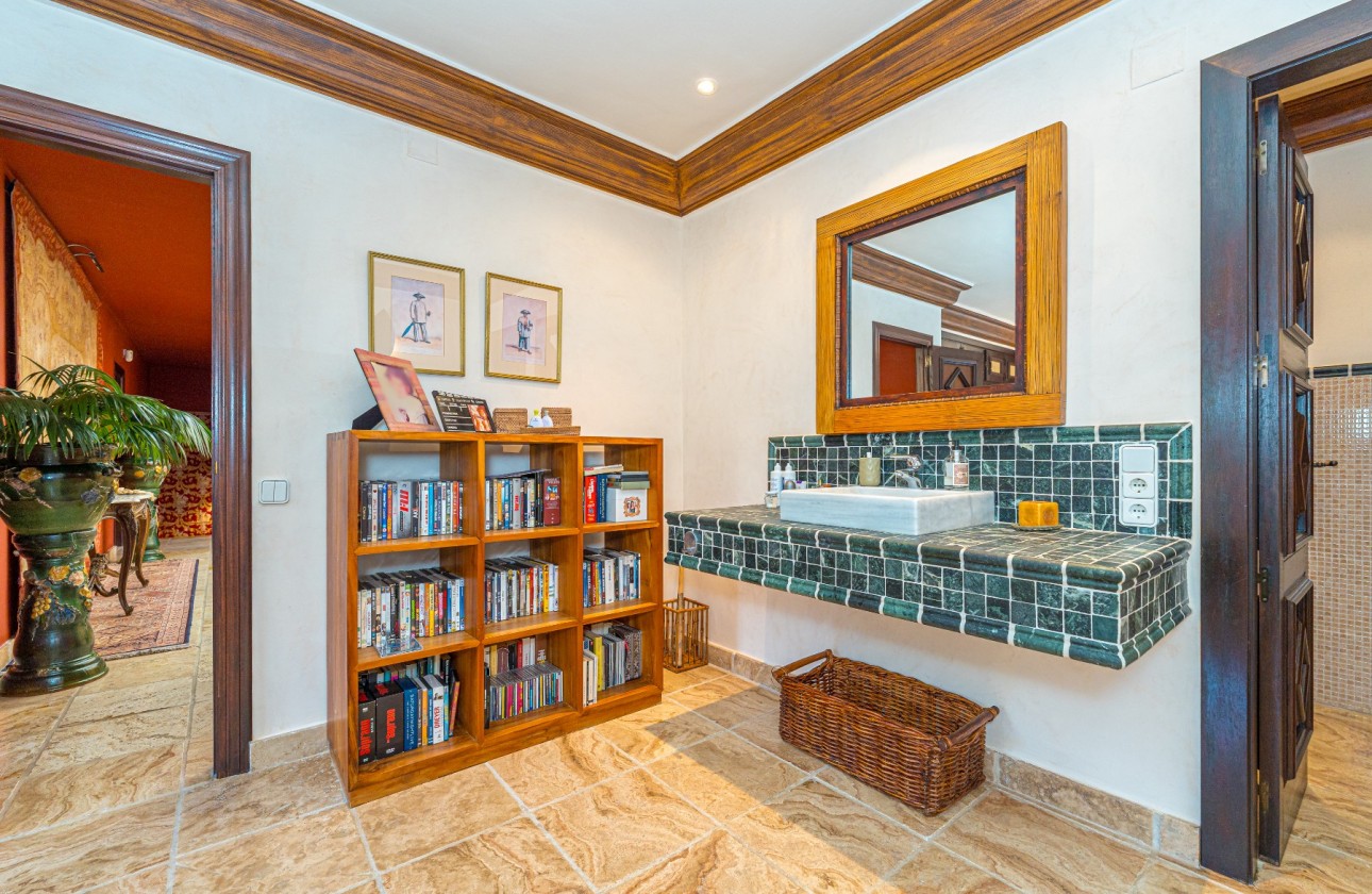Resale - Villa - Benidorm