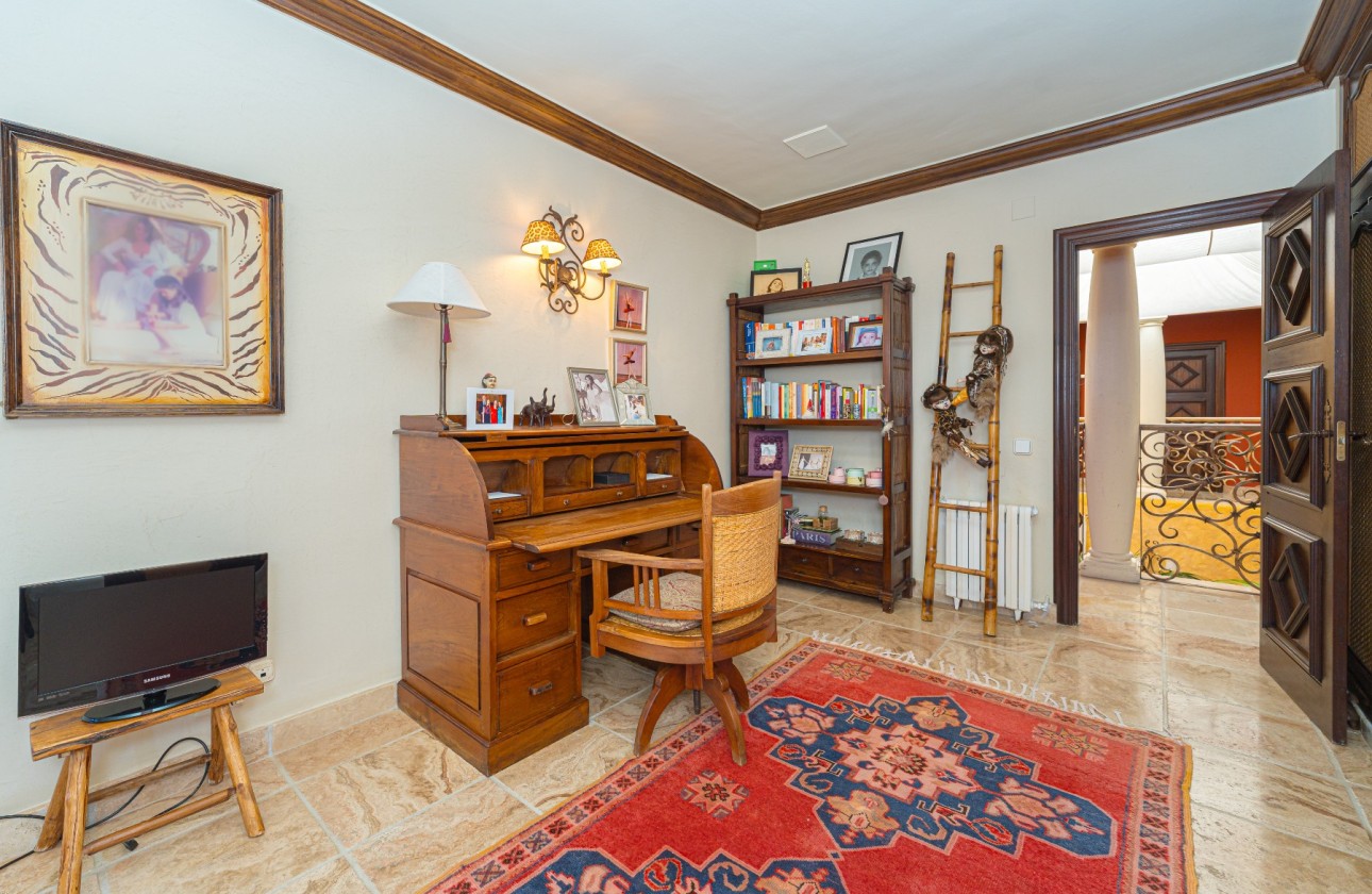Resale - Villa - Benidorm