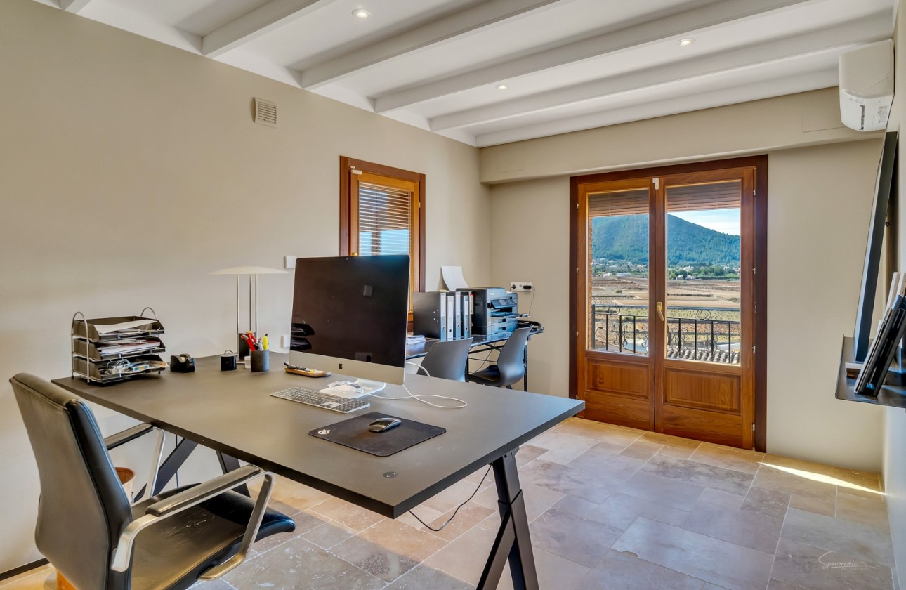 Resale - Villa - Jalon Valley