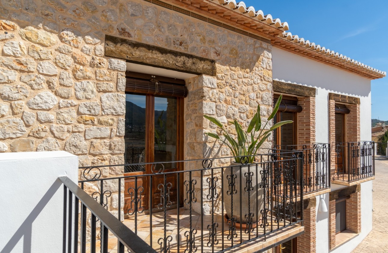 Resale - Villa - Jalon Valley