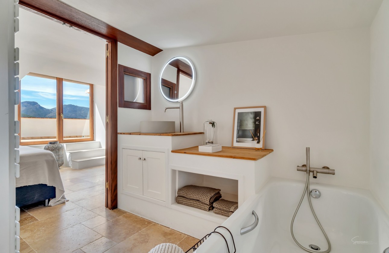 Resale - Villa - Jalon Valley