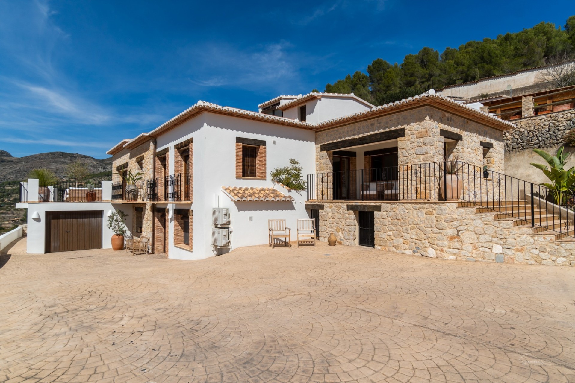 Resale - Villa - Jalon Valley