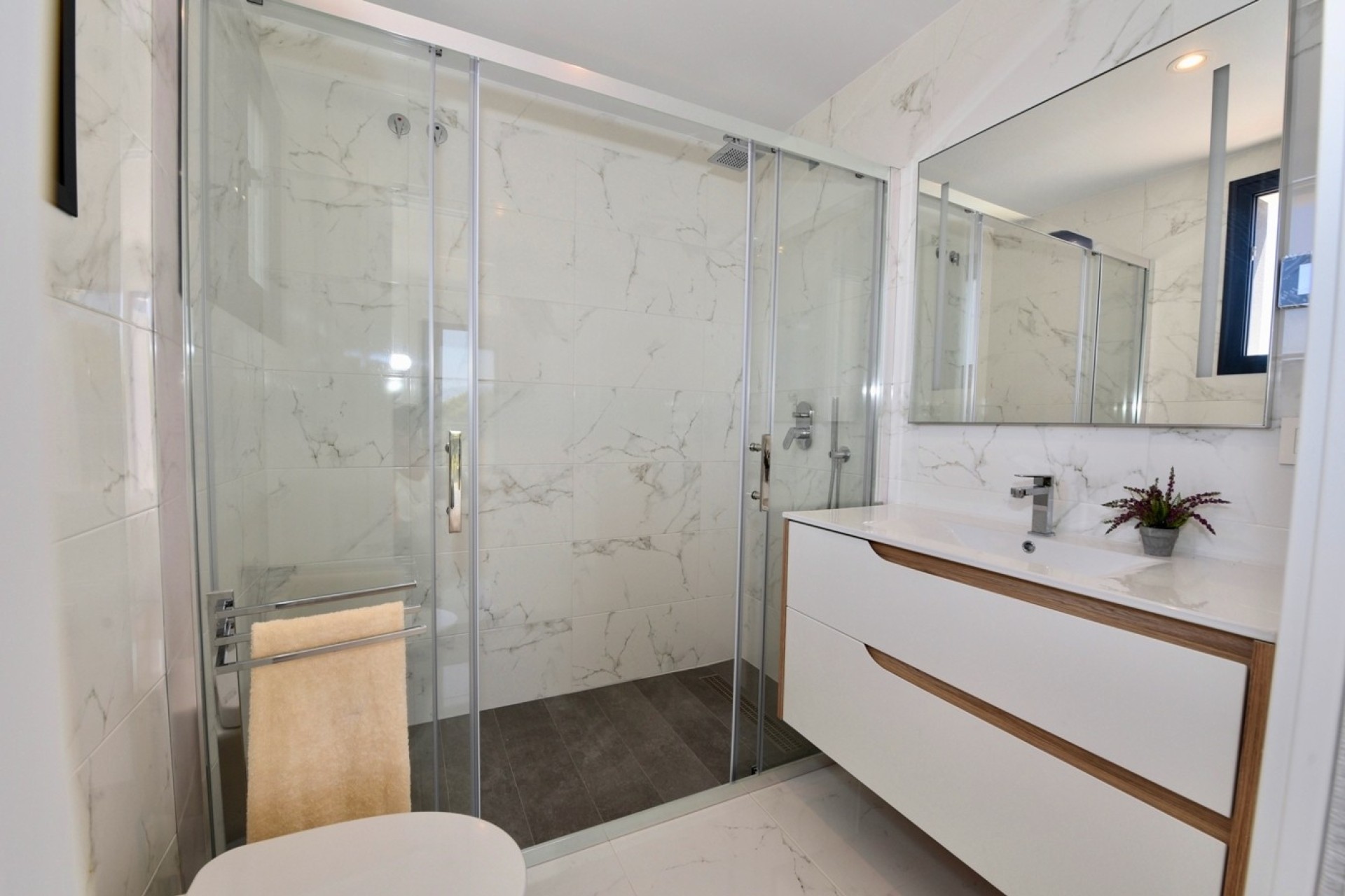 Resale - Villa - La Nucía