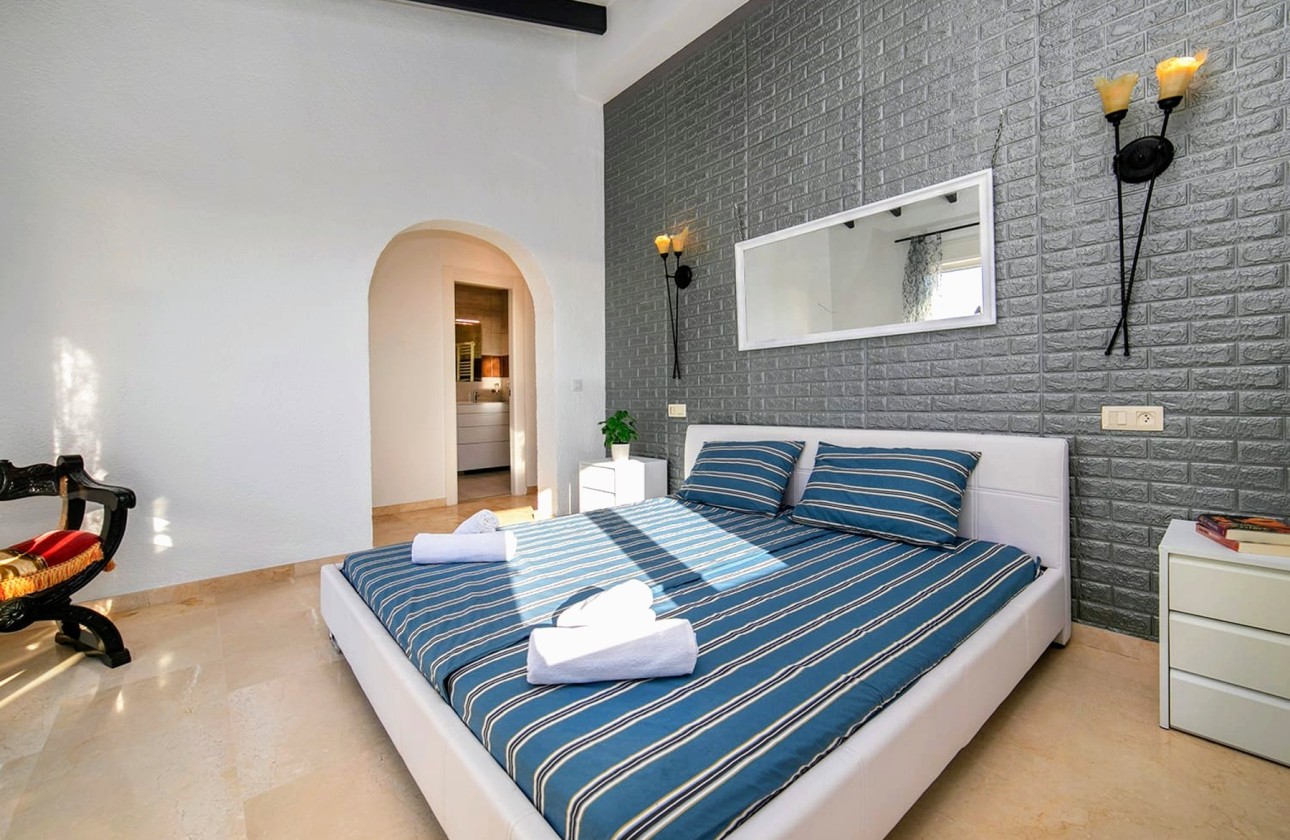 Resale - Villa - Moraira