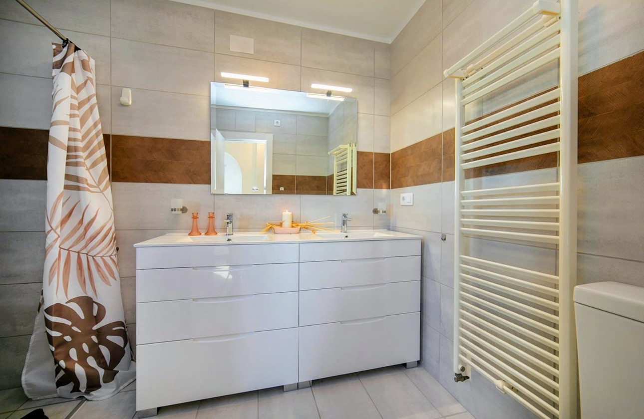 Resale - Villa - Moraira