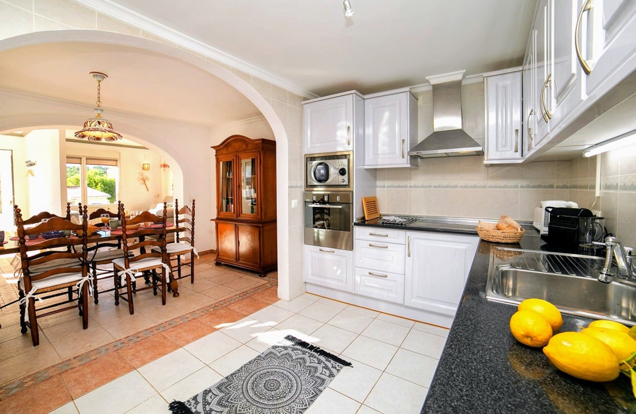 Resale - Villa - Moraira