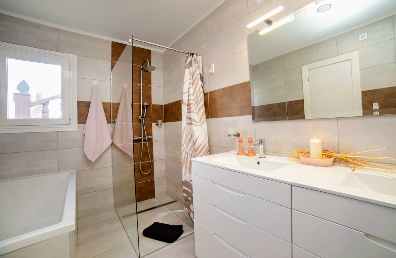 Resale - Villa - Moraira