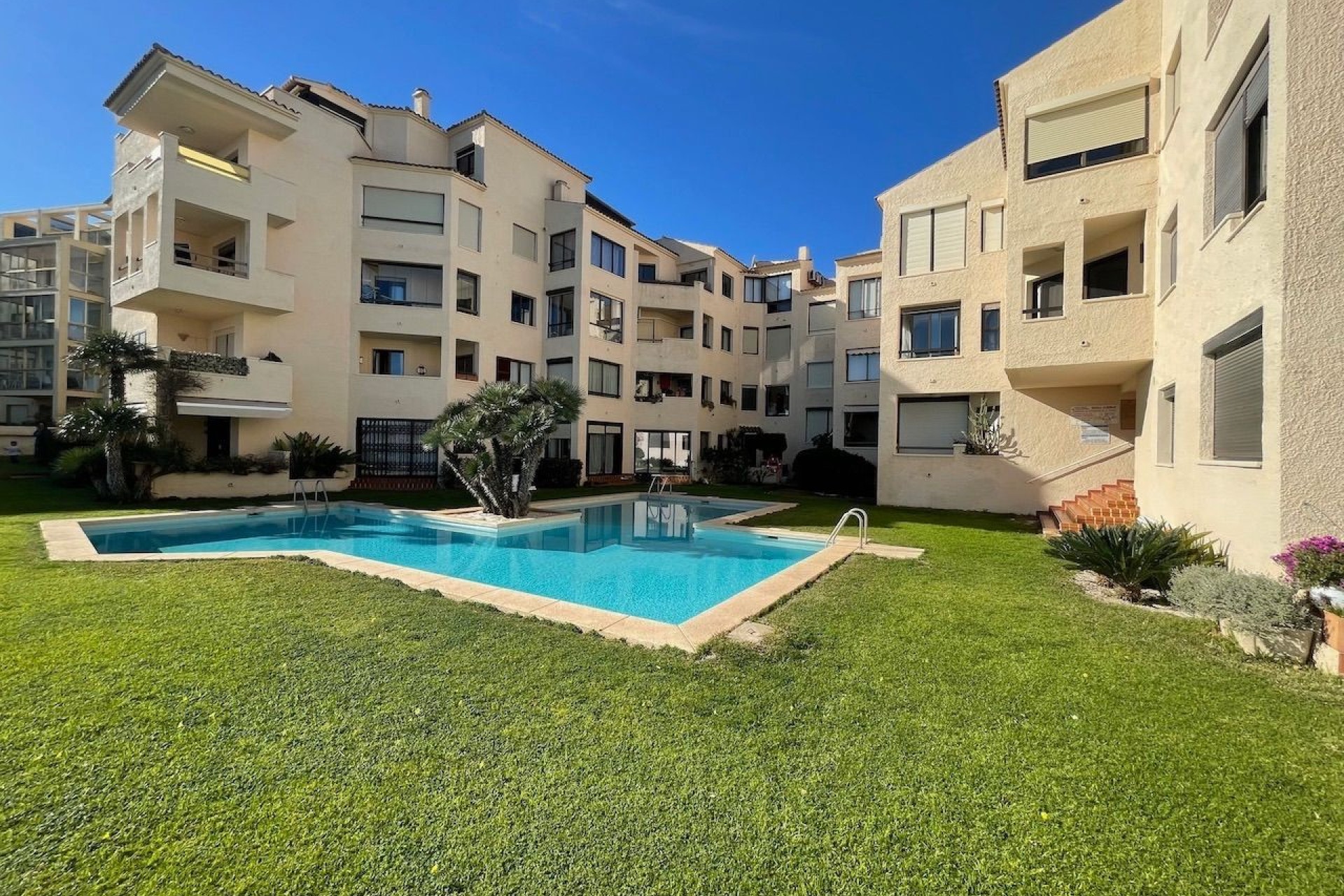 Reventa - Apartamento / piso - Albir