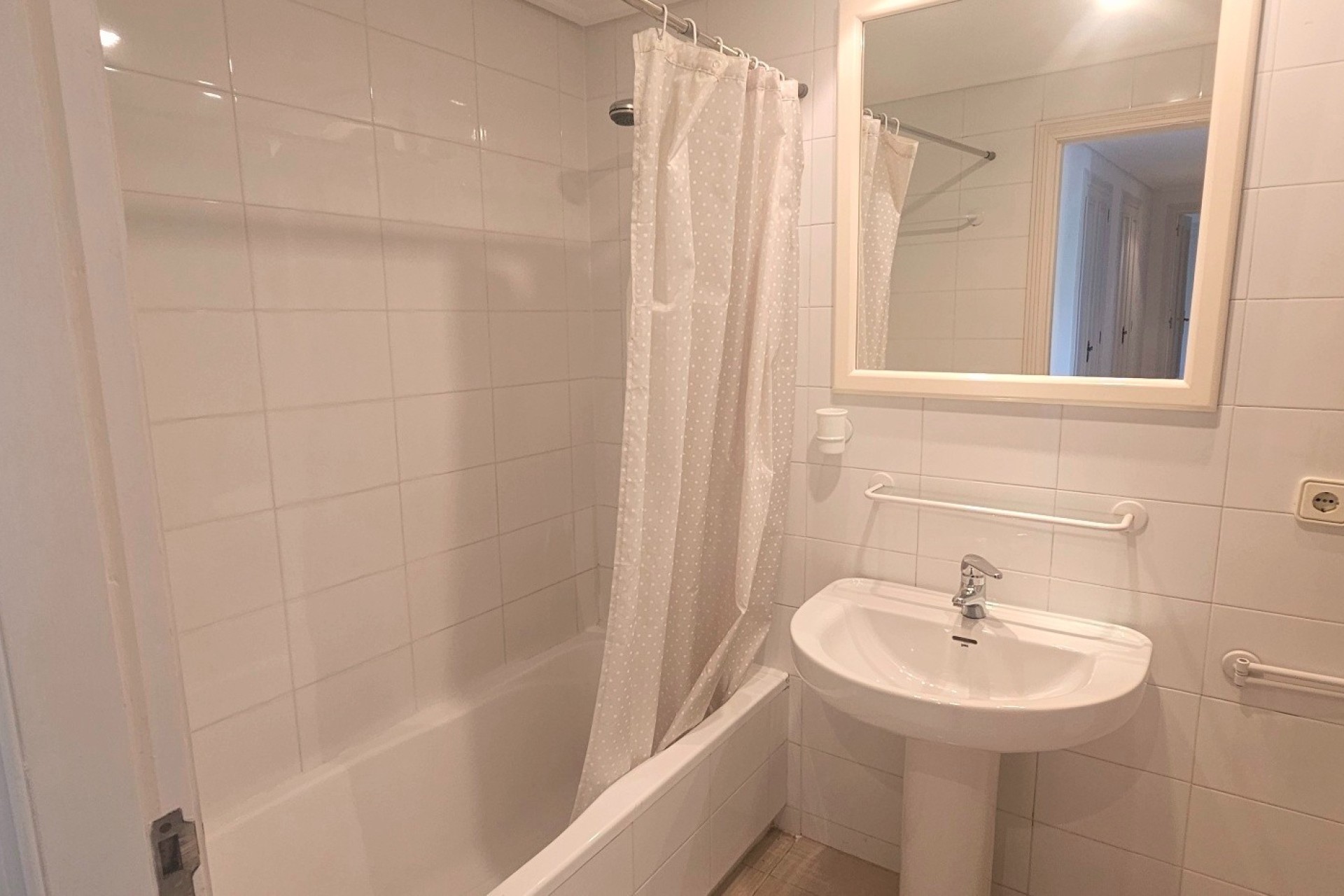 Reventa - Apartamento / piso - San Juan de Alicante