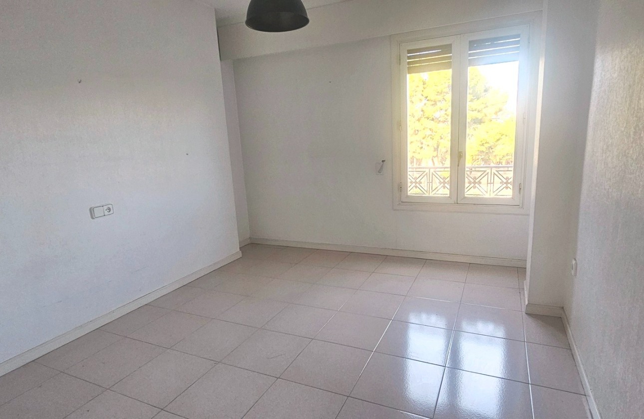 Reventa - Apartamento / piso - San Juan de Alicante