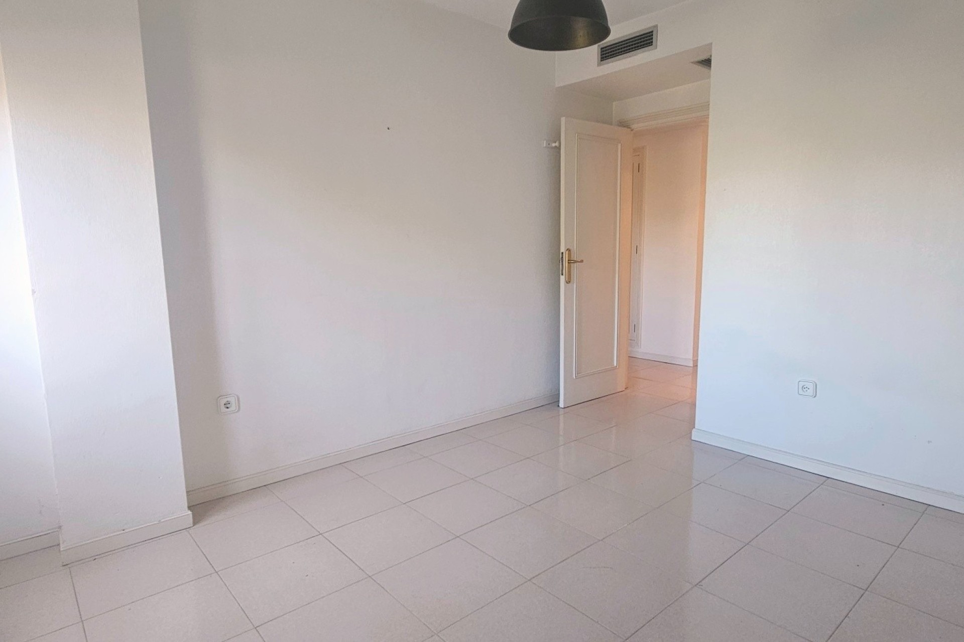 Reventa - Apartamento / piso - San Juan de Alicante