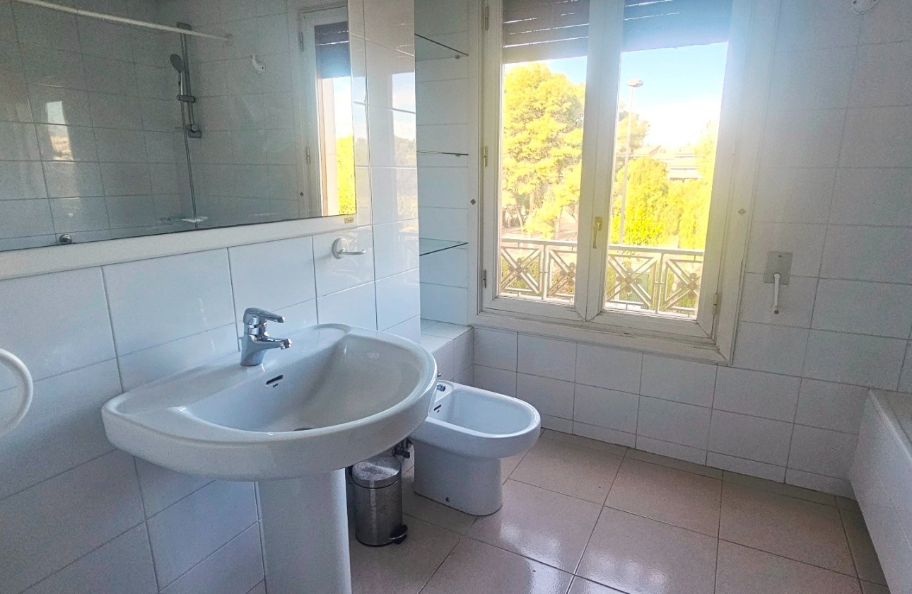 Reventa - Apartamento / piso - San Juan de Alicante