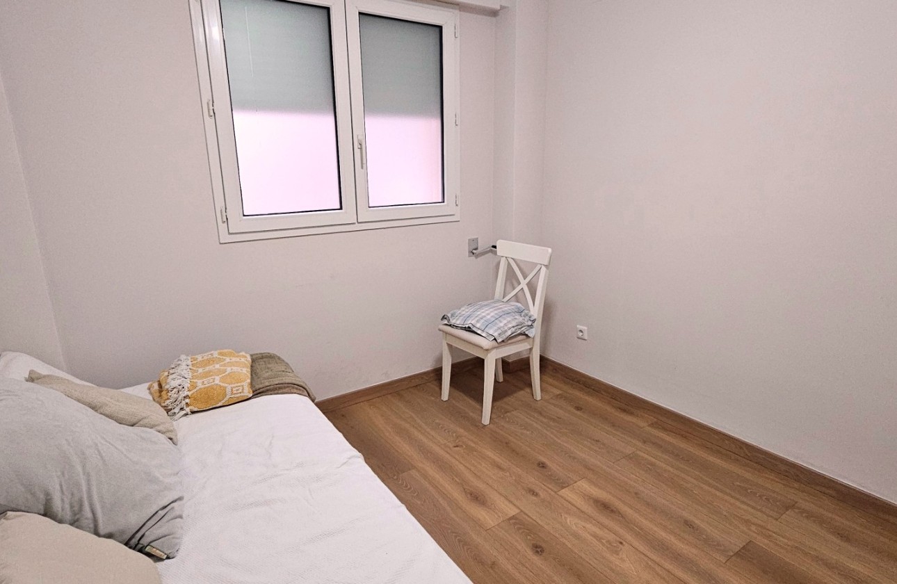 Reventa - Apartamento / piso - San Juan de Alicante