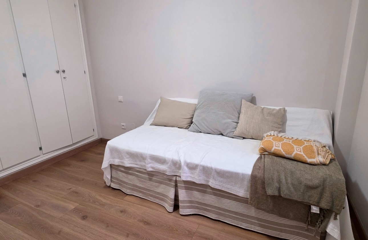 Reventa - Apartamento / piso - San Juan de Alicante