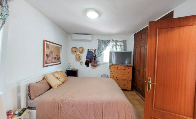 Resale - Villa - Altea